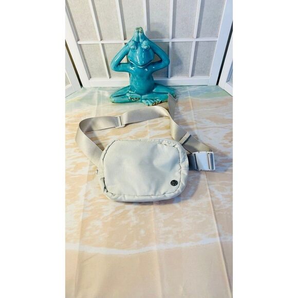 Gaiam Hip Belt FANNY PACK Gaiam Sidekick - Picture 1 of 12